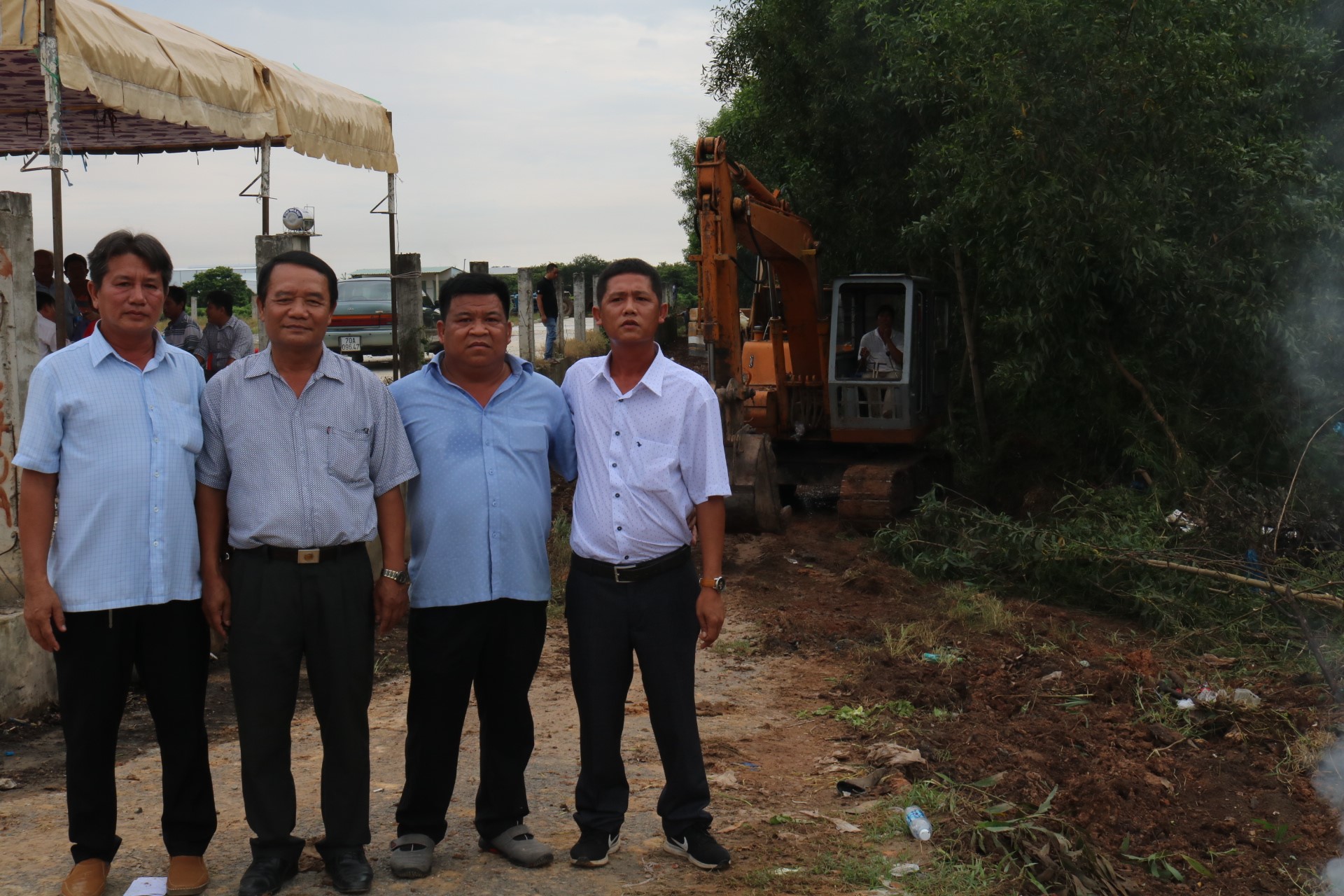 Gò Dầu khởi công tuyến đường suối Cầu Đúc do nhân dân đóng góp